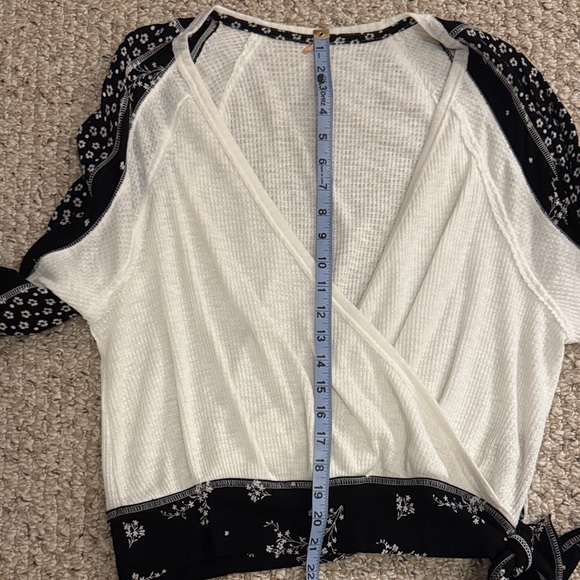 Free People Auxton Wrap Floral Top Black/White 90’s Boho Cottagecore Festival - Picture 12 of 13